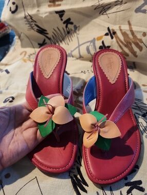Indigo By Clarks Floral Peach-Accent Pink Toe-Post Sandals